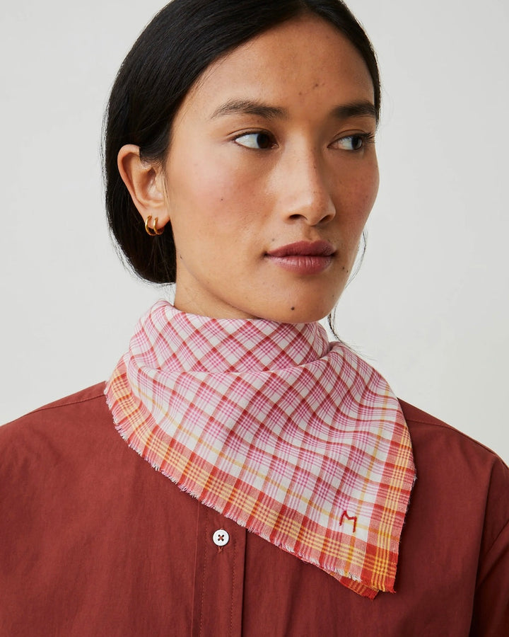Moismont | Messager Scarf N°818 | Tulip