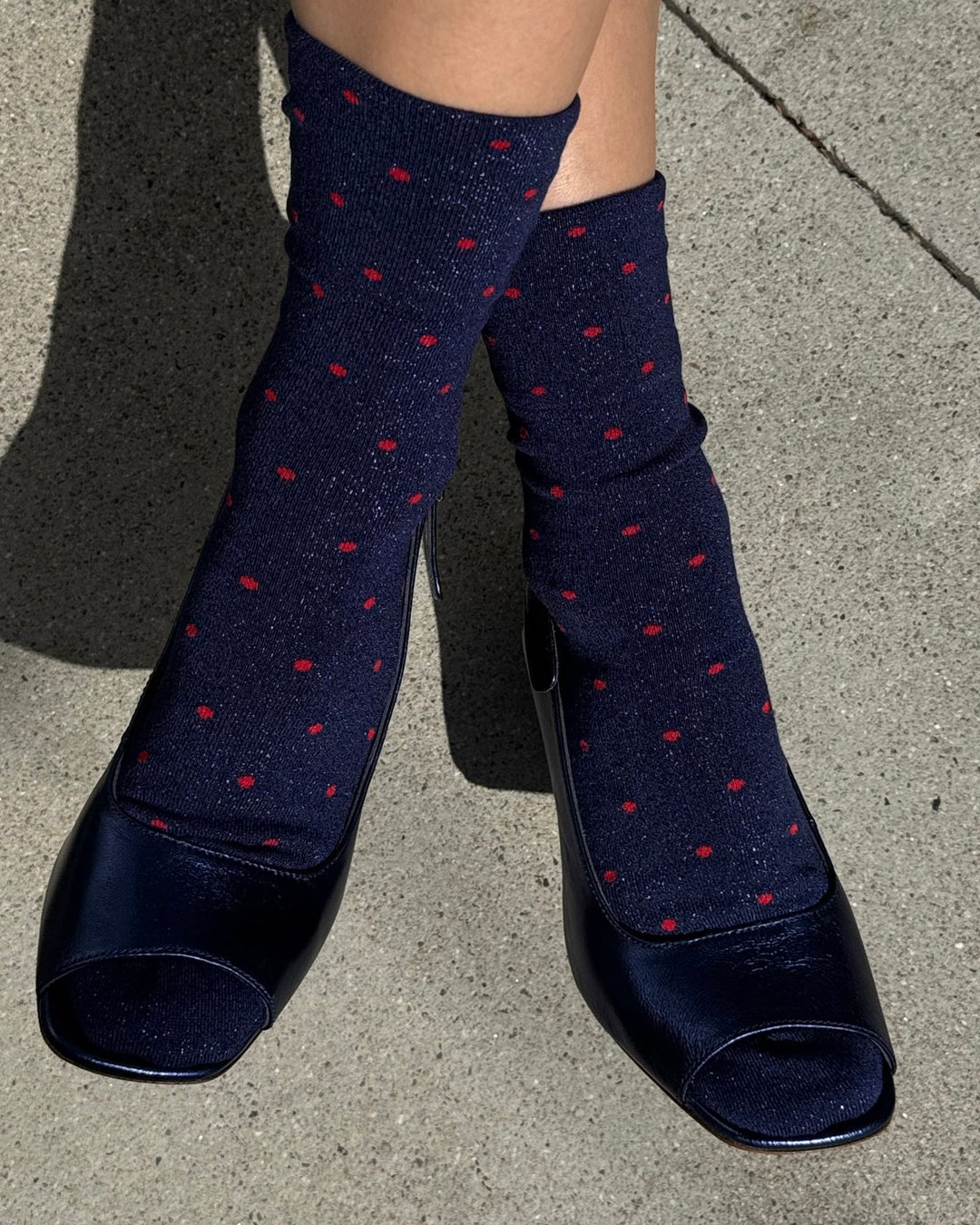 Le Bon Shoppe | Lurex Patterned Sneaker socks | Ink Blue/ Red