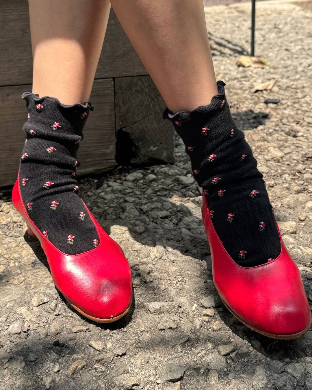 Le Bon Shoppe | Petal Ruffled Hugger Crew Socks | Black Petal