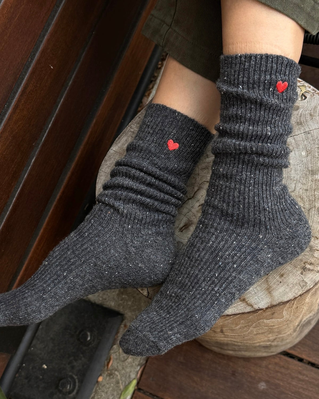Le Bon Shoppe | Embroidered Snow Socks | Charcoal Heart